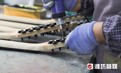 這個(gè)小鎮(zhèn)吉他&ldquo;樂&rdquo;響世界